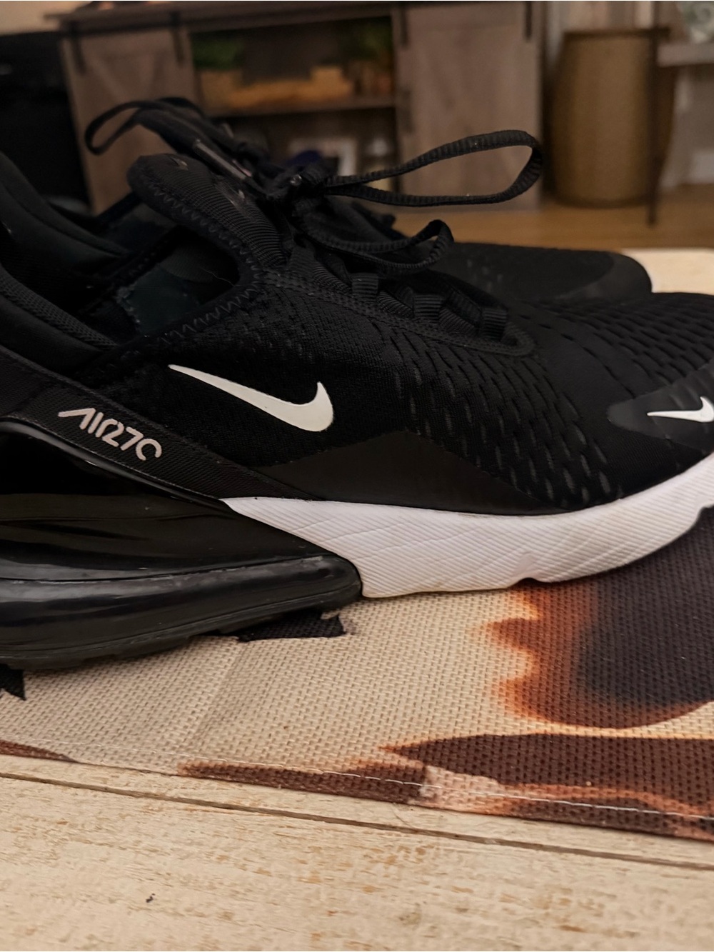Men’s size 12 Nike Air Max 270 Men's Sneakers - Black/White - Picture 4 of 12
